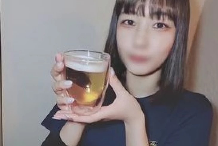 FC2PPV-2728611-[유카테] 비어가든에서 일하는 검은 머리 여자-노모