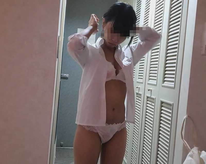 FC2PPV-2160193 하얀색 셔츠를 벗는 소녀 일본 야동-노모