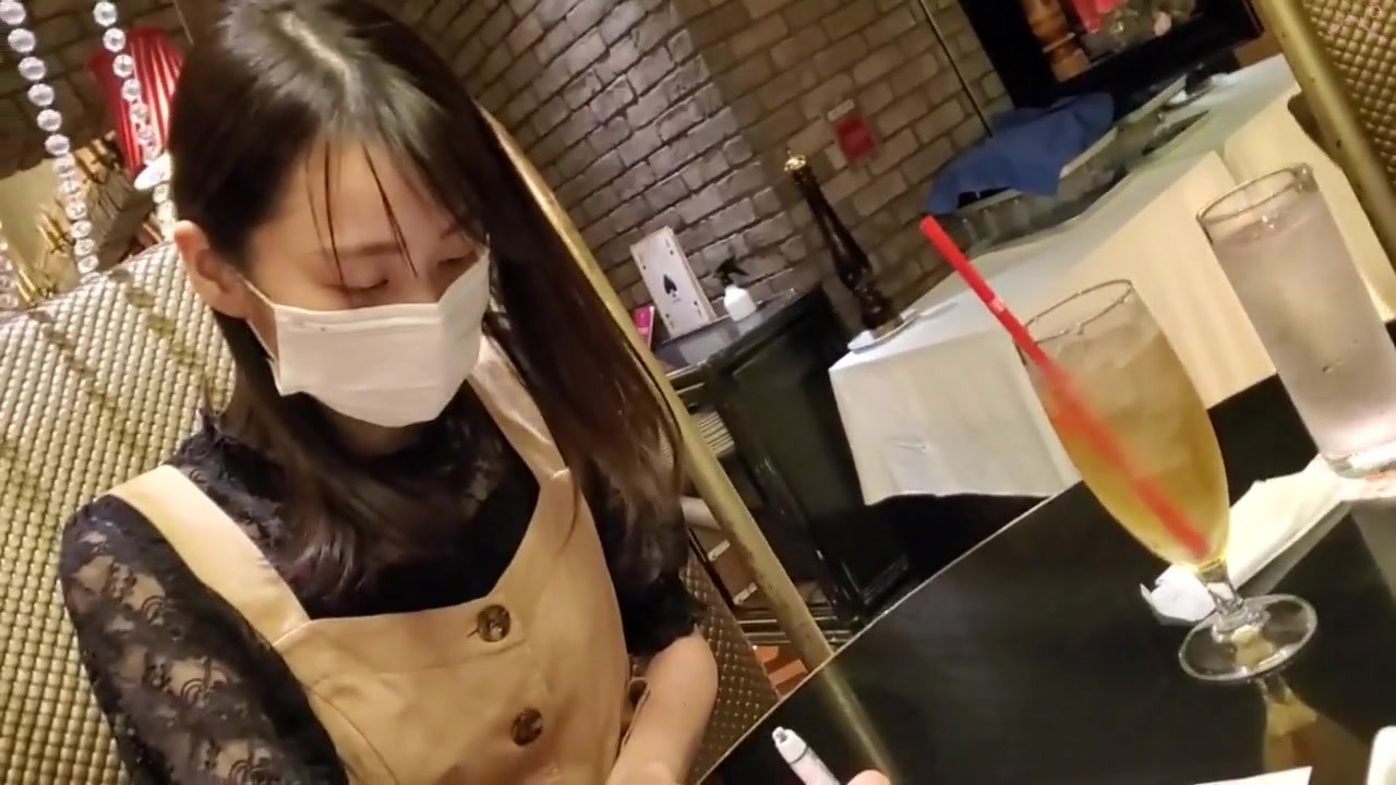 FC2PPV-1395663 돈이 필요한 아름다운 아내 일본 야동-노모