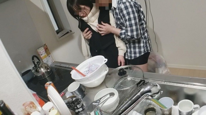 FC2PPV-1362647 계속해서 다른사람한테 질내 사정을 당하는 젊은 아내 일본 야동-노모