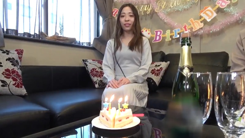 FC2PPV-3337832 외로움을 달래는 아름다운 직장녀 일본 야동-노모