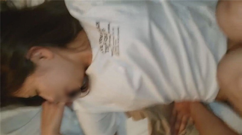 FC2PPV-1348819 돈이 필요한 단발머리 소녀 일본 야동-노모