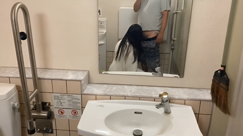 FC2PPV-4672645 공중 화장실에서 몸파는 돈이 없는 임산부 일본 야동-노모