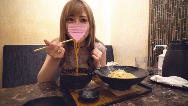 FC2PPV-1608982 돈이 필요한 이쁜 소녀 일본 야동-노모