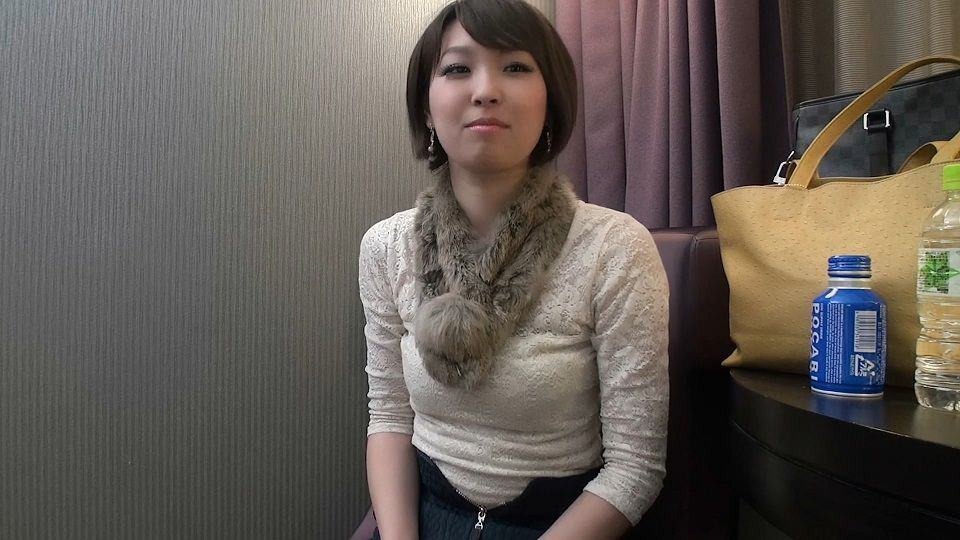 FC2PPV-1088503 짧은 머리의 아름다운 아내 일본 야동-노모