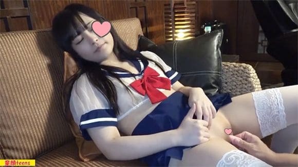 FC2PPV-1576825 말끔하게 왁싱한 10대 귀여운 소녀 일본 야동-노모