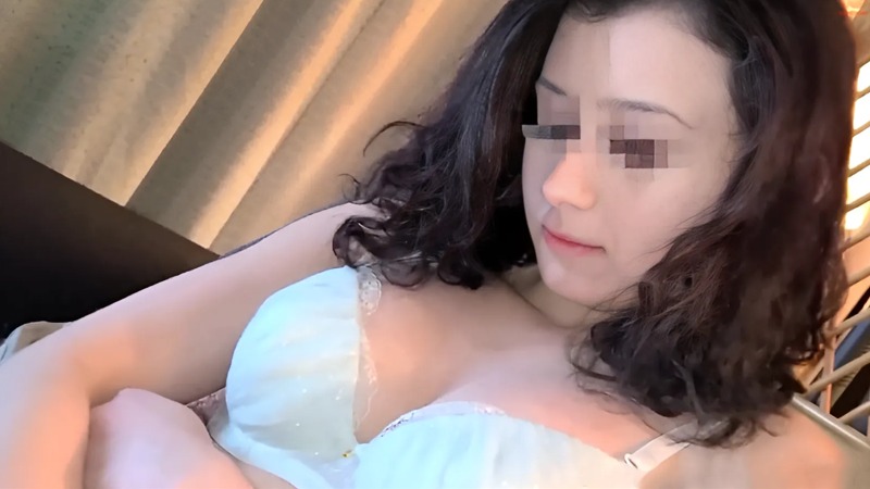 FC2PPV-4447918 하얀 피부가 또렷한 아내 일본 야동-노모