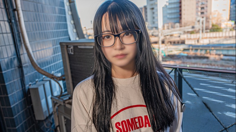 FC2PPV-4353553 어글리 안경을 쓴 긴 머리의 소녀 일본 야동-노모