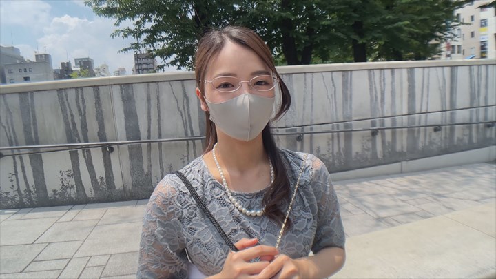 FC2PPV-2376230 안경을 쓴 미소녀 일본 야동-노모